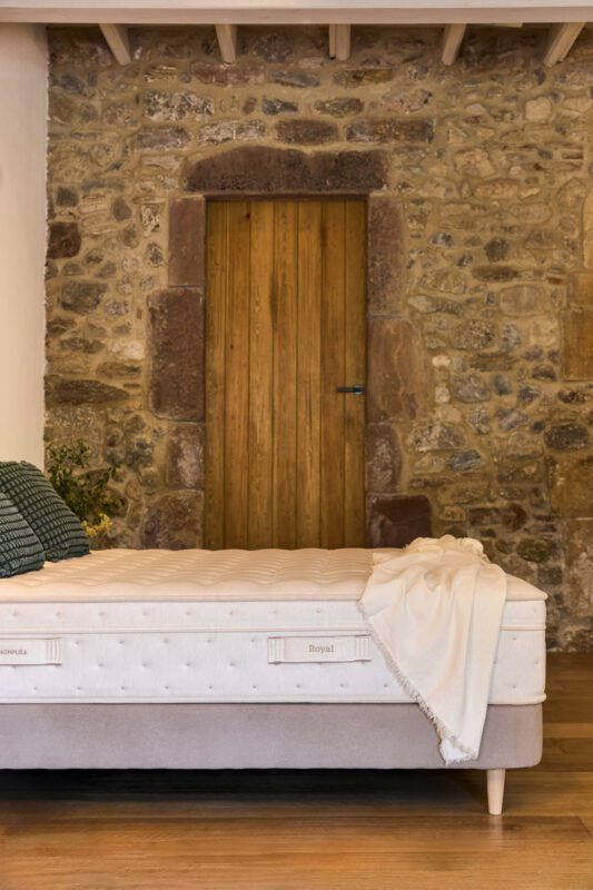 Canapé Sonpura Classic 5 5 2024.06.03 Sonpura Hogar Royal 180 5719 Esencia Grafica v2