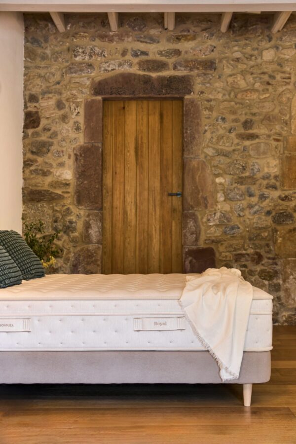 ROYAL5 2024.06.03 Sonpura Hogar Royal 180 5719 Esencia Grafica v2 scaled