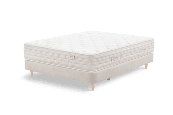 Colchón Sonpura Silence (Viscoelástico) 10 Colchón Sonpura Silence sobre canapé Classic con patas cónicas.